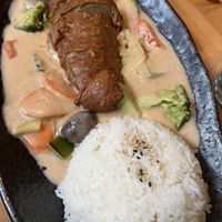 Vegane Ente in Erdnusssauce  at AnTee Vegan in Hamburg