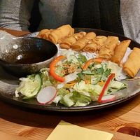 Rice noodle salad with spring rolls at AnTee Vegan in Hamburg