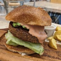 🍔🥑 Avocado Burger (1650¥) at Tomoyasu Seisakusyo and Hamburger - 友安製作所とハンバーガー in Fukuoka