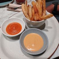 Papas francesas, la porción es muy pequeña pero estaban muy ricas, 7/10 at Cafė Mattelsa in Medellin