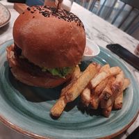 Hamburguesa, 10/10 at Cafė Mattelsa in Medellin