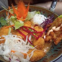 M5 peanut sauce lunch deal at Cảm Ơn in Hamburg