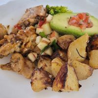 Quinoa, avocado, heura chicken, etc. at Begin - Pascual i Genís in Valencia