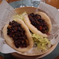 Bao Buns con Fagioli Neri e Cappuccio Viola Marinato at Native Restaurant in Camposampiero