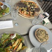 The pizza was fine but the combination of gluten free and vegan is not the best… same for the quiche. The salad was delicious. The vegan “goat cheese” is by Mama-Q so it’s  at Tupelo - Wheat Free Bakery - טופלו מאפייה ללא חיטה in Maalot-tarshiha