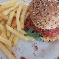 Vegan burger at Restaurant 't Paviljoen in De Cocksdorp