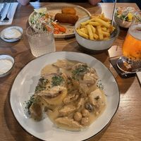 Vol-au-vegan met frietjes en veganaise   at Oud Wezel in Wuustwezel