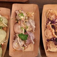 V.l.n.r: Bärlauch, Senfgemüse, vegan Curry Chicken at Lin's Veggie Dumplin' in Vienna