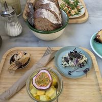 Dreierlei breakfast (i choose a chocolate-coconut spread, cashew cheese spread and a fruit salad - can recommend all) at Fette Henne in Mainz