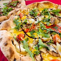 Convient aux petit. e.s et grand.e.s gourmand.es à emporter ou sur les mange debout. Réservation conseillée par téléphone ☎️ at Oh Sapristi Béthune in Bethune