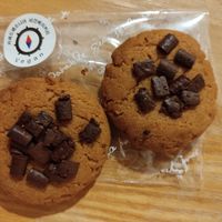 Chocolate chip cookies at Cafe De Fessonia - 카페드페소니아 in Seoul