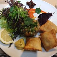 Portuguese pastry with delicious salad at Flores do Cabo in Colares