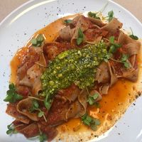 Pappardelle fresco com molho de tomate e pesto de amêndoa   at Flores do Cabo in Colares
