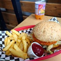 Chickenburger Menü at Dooby's Vegan Streetfood in Bochum