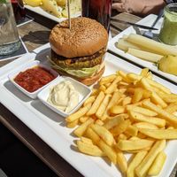 vegan burger at Gasthaus zum Bären in Frankfurt