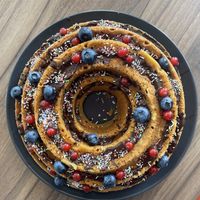 Bester Rührkuchen ever 🍓🫐🍎🍑🍇🍒  at Café Lottchen in Dahlen