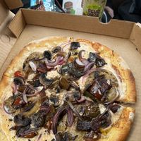 Vegan pizza  at Nutritierra in Palmares