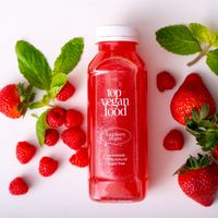 Raspberries Mojito.
Fresh and sweet mojito without sugar
Raspberry, agave syrup, lime, vanilla, mint and sparkling water
100% freshly squeezed at Dobro Top Vegan   in Dubai