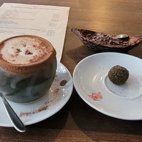 Chocolat chaud vegan à la canelle ! at Pods of Beans in Copenhagen