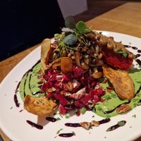 Rote Beete Polenta auf Pilzen at Velo Landau in Landau