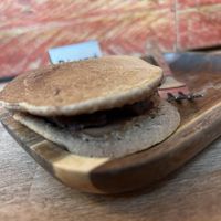 Doriyaki (pancakes fourrés à la pâte de haricot rouge)   at Wabi Sabi in Liege