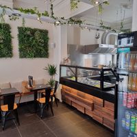 Interior with counter at XONI STREETFOOD in Tielt