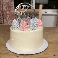 Gender reveal cake at Trillium Treats in Redmond