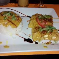 Tofu skewers with rice, spices and a peanut sauce at O Bali in Toulouse