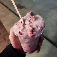 Hurricane made with oat milk and fresh strawberries at Crémerie Mennitto in Mascouche