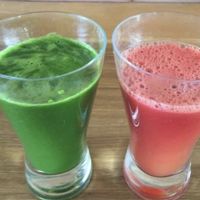 搾りたての特製野菜ジュースと人参ジュース  at Daichi Nijiro だいちにじいろ in Wakayama