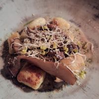 Zelfgemaakte gnochi met paddenstoelen, Zwitserse kaas, pesto at De Nieuwe Keuken in Zwolle
