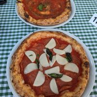 Pizza Marinara and Pizza Vegan Fiesta at Pizzeria Napoli in Hattingen