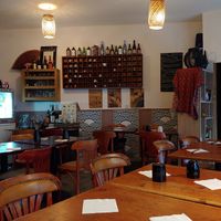 Ambiance at Sushi Street Café in Marseille