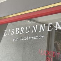 Outside  at Eisbrunnen - Vegan Ice Cream in Munich