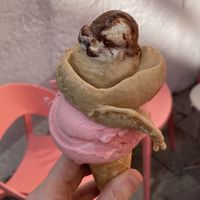 Rose, Popcorn, and Petit Paris flavours  at Eisbrunnen - Vegan Ice Cream in Munich