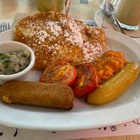 SUPER AMERICAN SUNBREAKFAST at La Desayuneria - Barbieri in Madrid