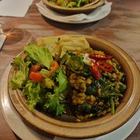 Vegan lentil and spinach curry at Bonjardim Boutique Hotel in Nesperal
