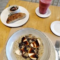 Quinoa risotto with mushroom and tofu + juice + little starter at Mooi in Salta