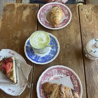 Veganes Schokocroissant und Veganer CheeseCake  at Pistache in Saarlouis