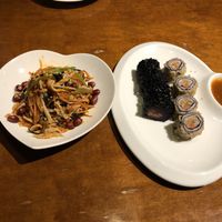 Veg sushi and some salad at Zǎozǐ Shù - Vegetarian Life Style - JiangNing in Shanghai