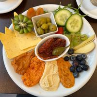Veganes Frühstück (Auswahl an Brötchen nicht auf dem Bild)  at Café September in Berlin