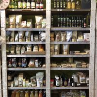 Shelves at La Canela Biocentro in Madrid