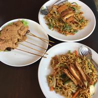 Mie goreng and mushroom skewers at Siboghana Waroeng in Ubud