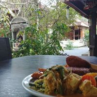 it's nice to hear background noises of a water feature bubbling and someone sweeping leaves at Siboghana Waroeng in Ubud