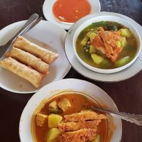 Spring rolls (very tasty and fresh!!!) Some type of curry dish amazing and another soup all tasty! at Siboghana Waroeng in Ubud