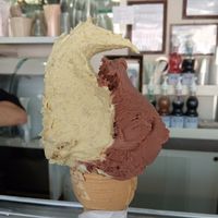 Gelato al bacio e pistacchio su cono vegan e senza glutine at La Gelatteria Verona in Villafranca Di Verona