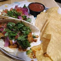 This chili cauliflower tacos with chips and salsa at Viva Los Tacos in Pittsburgh
