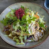 Knusprige Nudeln im Wok mit veganem Rindfleisch at Udonge Vegan Cuisine in Potsdam
