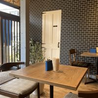 Interior   at Luna Burger  in Kamakura