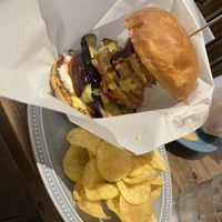 Bbq kamakura burgerr  at Luna Burger  in Kamakura